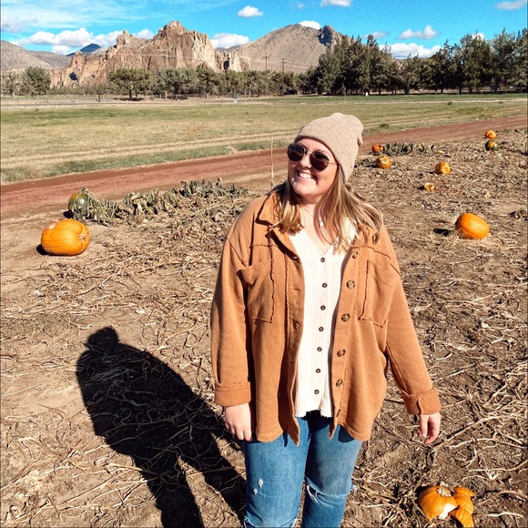 Meet your Posher, Aly - Picture 1 of 1